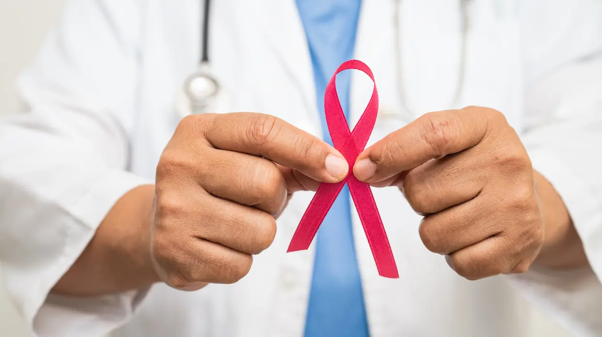 Agosto Grená: saiba como prevenir o câncer bucal
